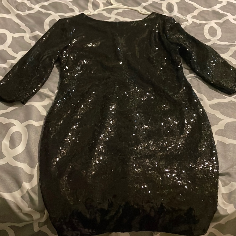 Stunning Soft Sequined Black Dress! 🖤